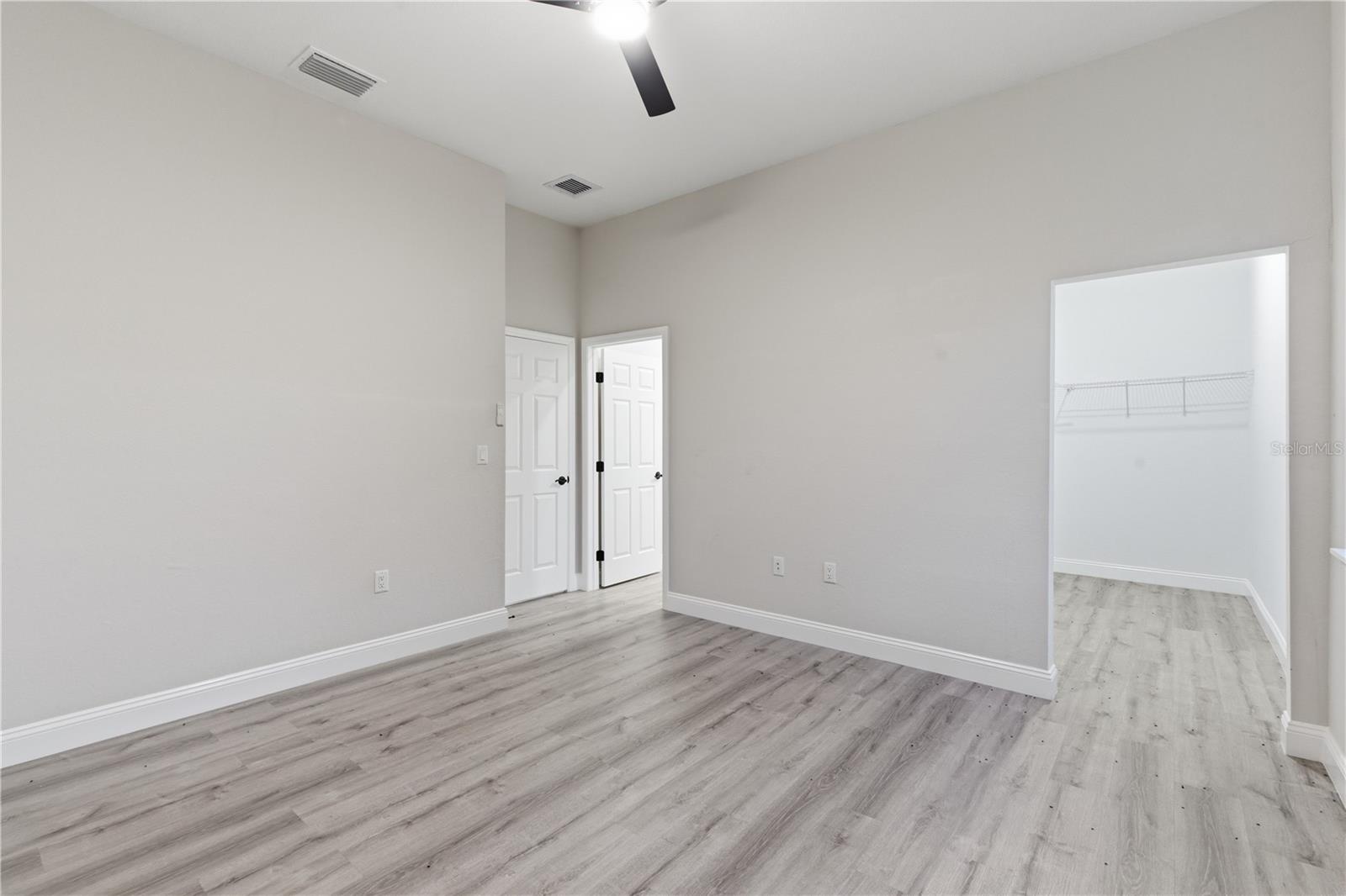 923 MILWAUKEE BLVD, LEHIGH ACRES, FL, 33974