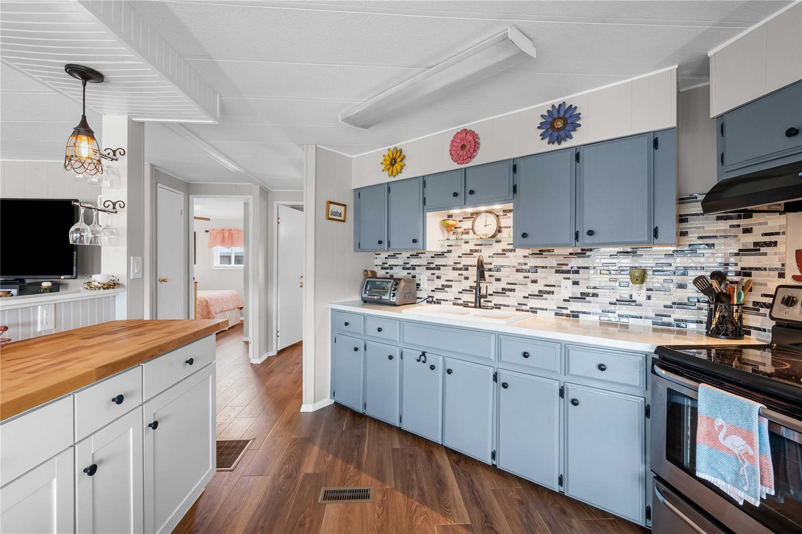 5633 BENTON ST, ZEPHYRHILLS, FL, 33542