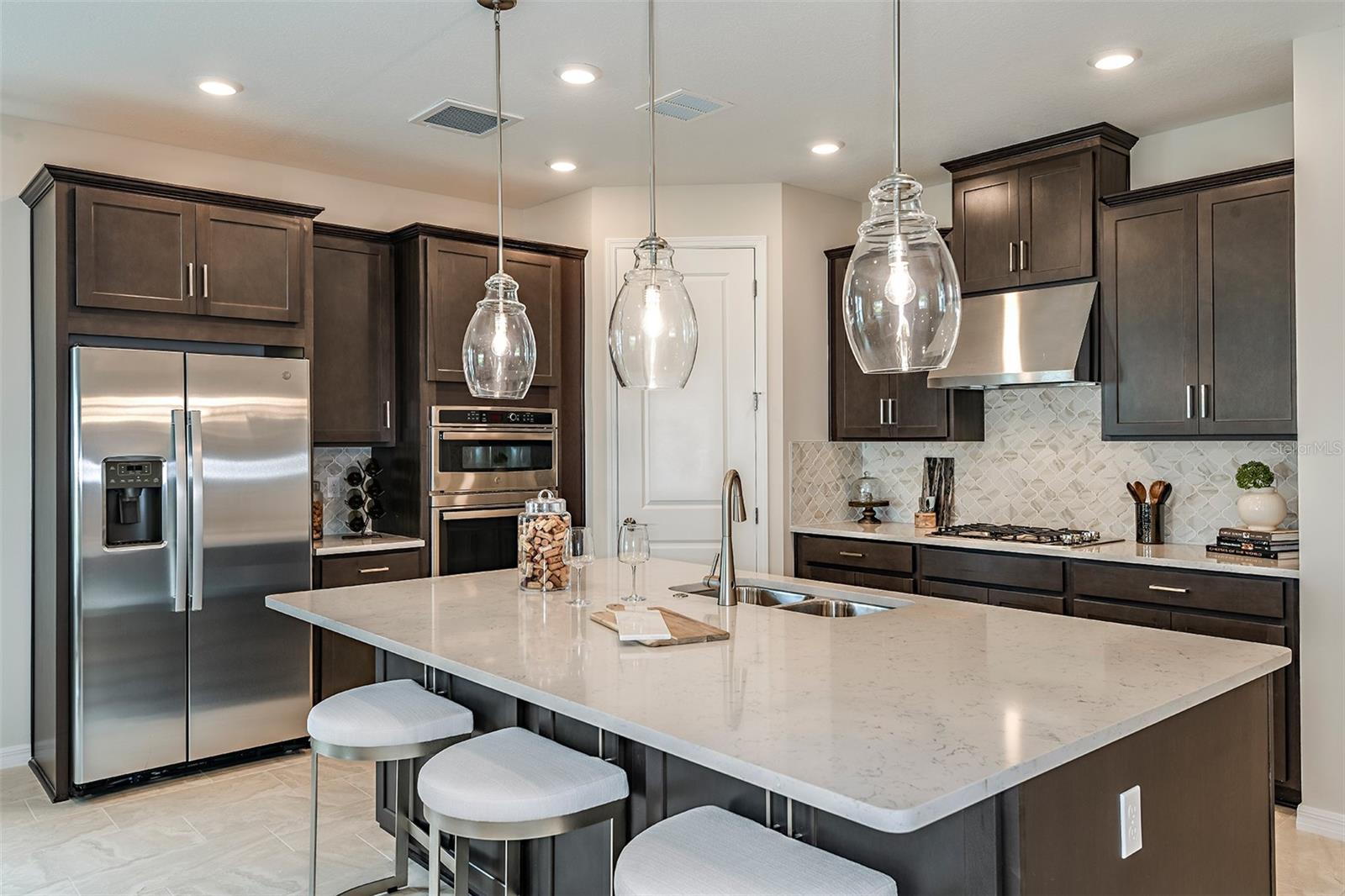 712 SKY SHADE DR, APOLLO BEACH, FL, 33572