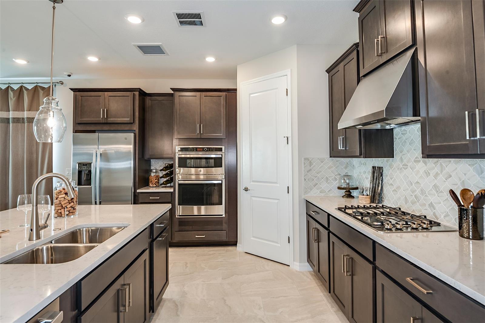 712 SKY SHADE DR, APOLLO BEACH, FL, 33572