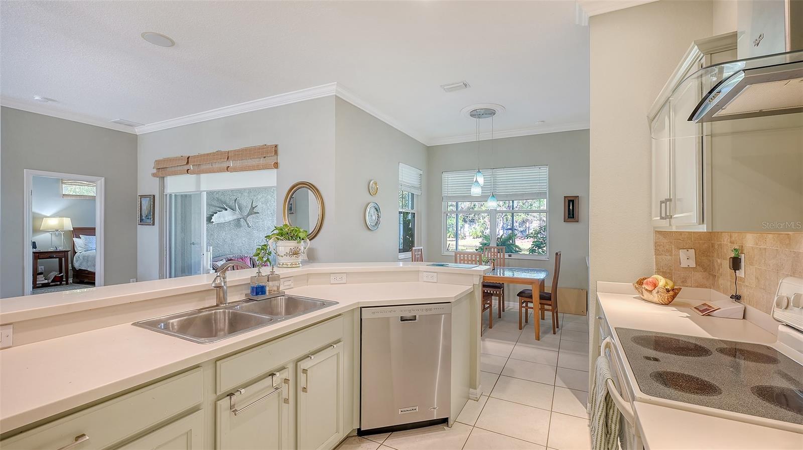 315 LONDONDERRY DR, SARASOTA, FL, 34240