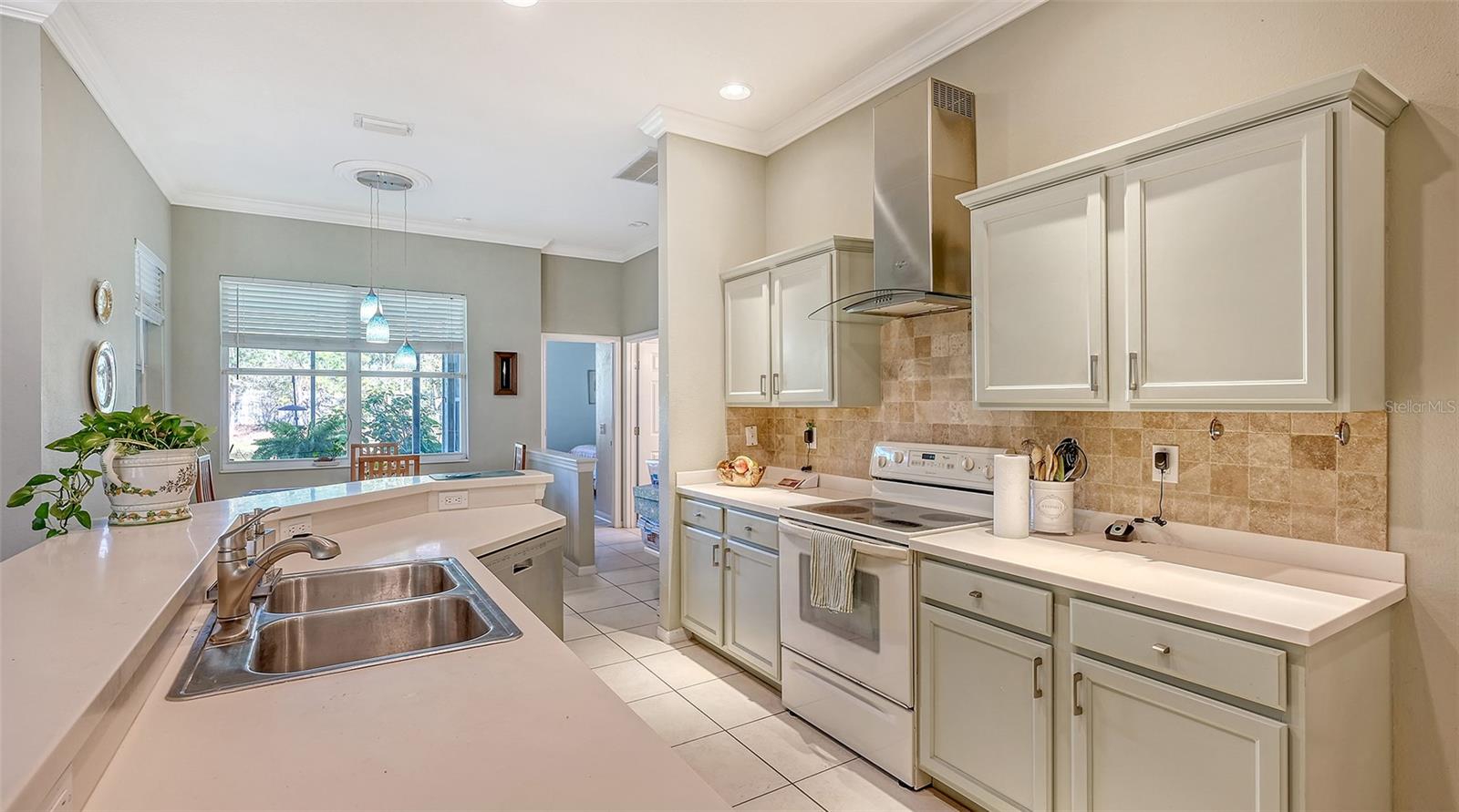 315 LONDONDERRY DR, SARASOTA, FL, 34240