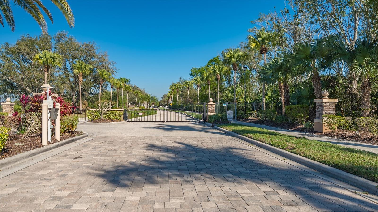 315 LONDONDERRY DR, SARASOTA, FL, 34240