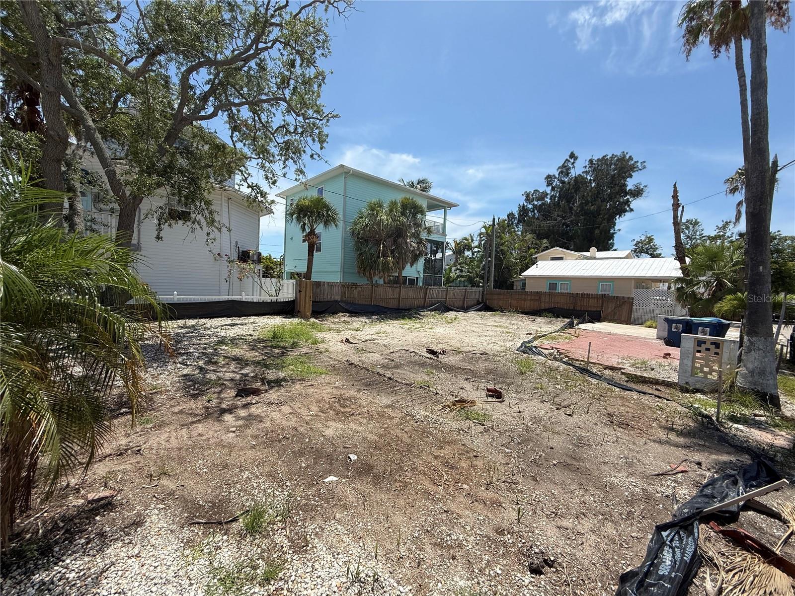 8586 E BAY DR, TREASURE ISLAND, FL, 33706