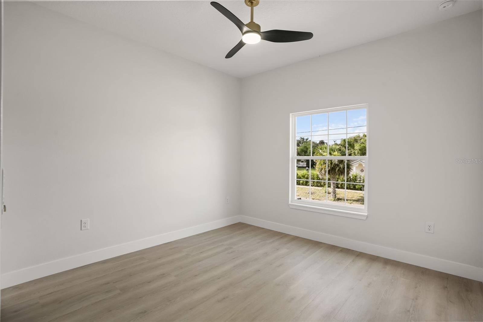 823 E MCDONALD AVE, EUSTIS, FL, 32726