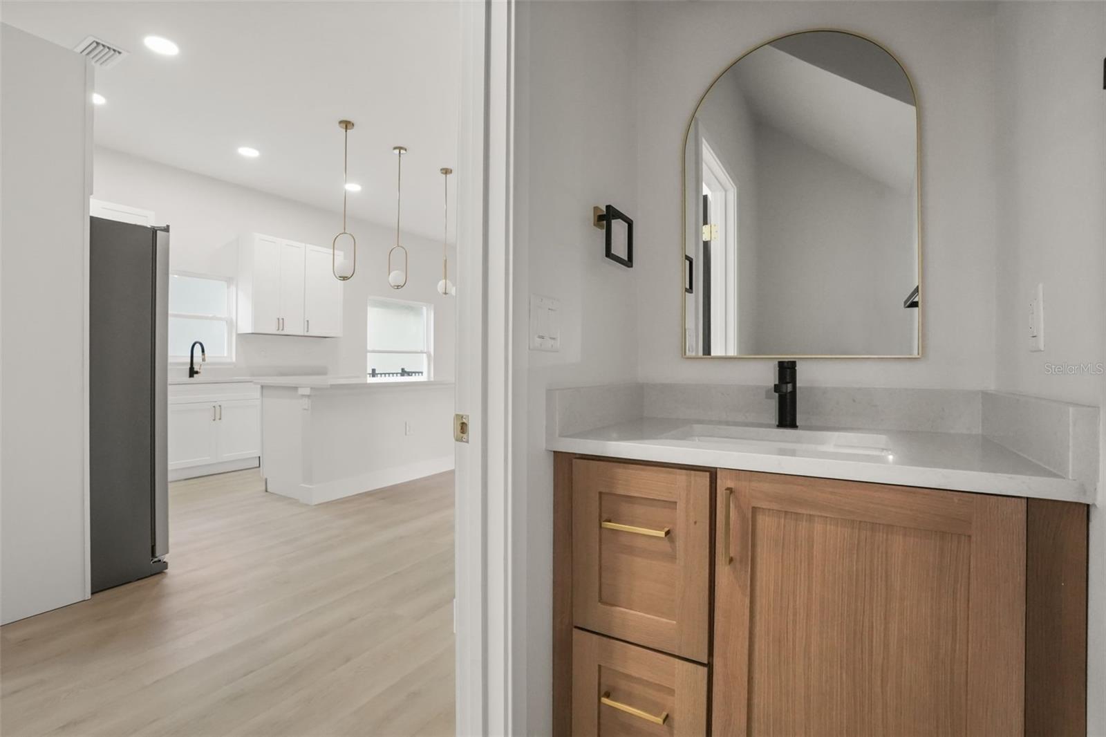 823 E MCDONALD AVE, EUSTIS, FL, 32726