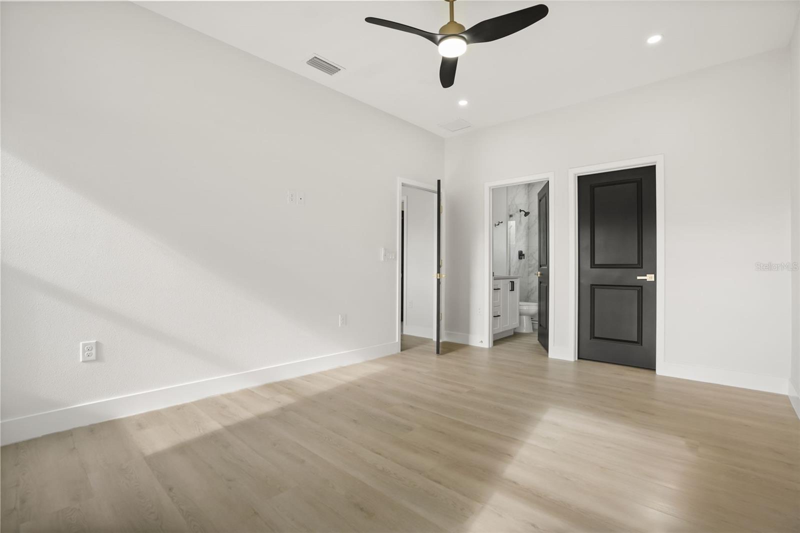 823 E MCDONALD AVE, EUSTIS, FL, 32726