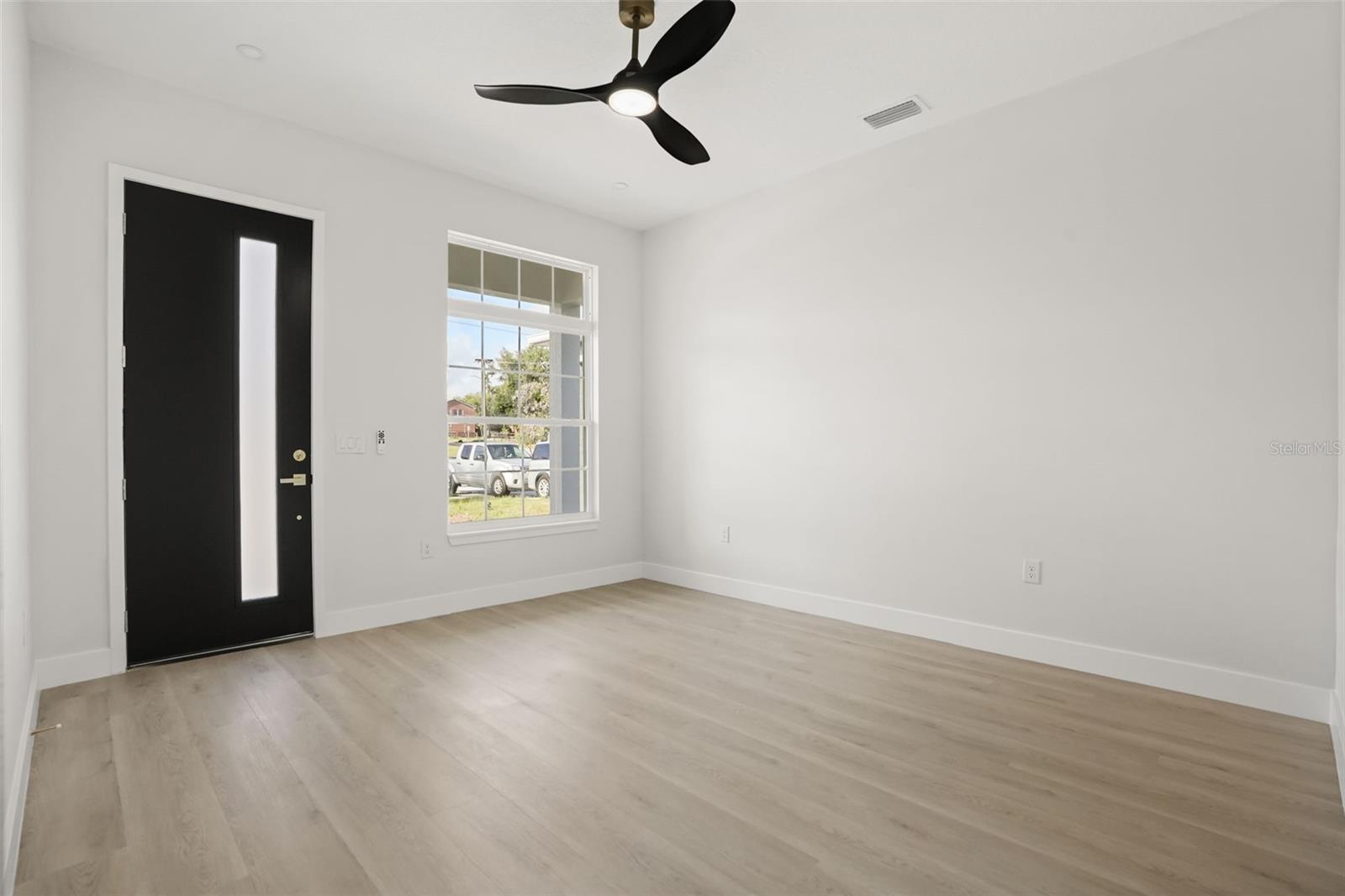 823 E MCDONALD AVE, EUSTIS, FL, 32726