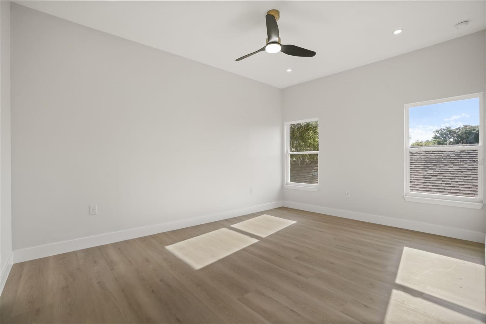 823 E MCDONALD AVE, EUSTIS, FL, 32726