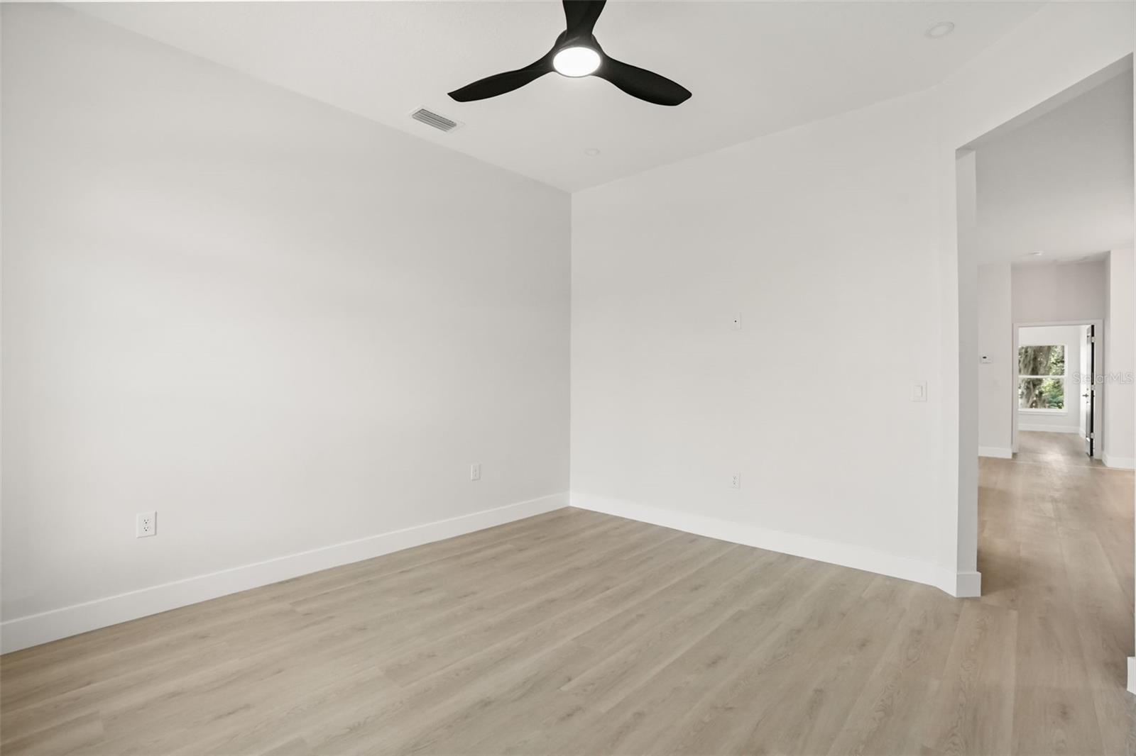 823 E MCDONALD AVE, EUSTIS, FL, 32726