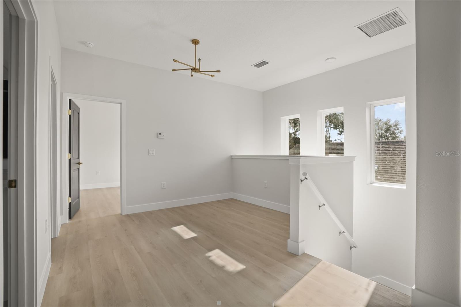 823 E MCDONALD AVE, EUSTIS, FL, 32726