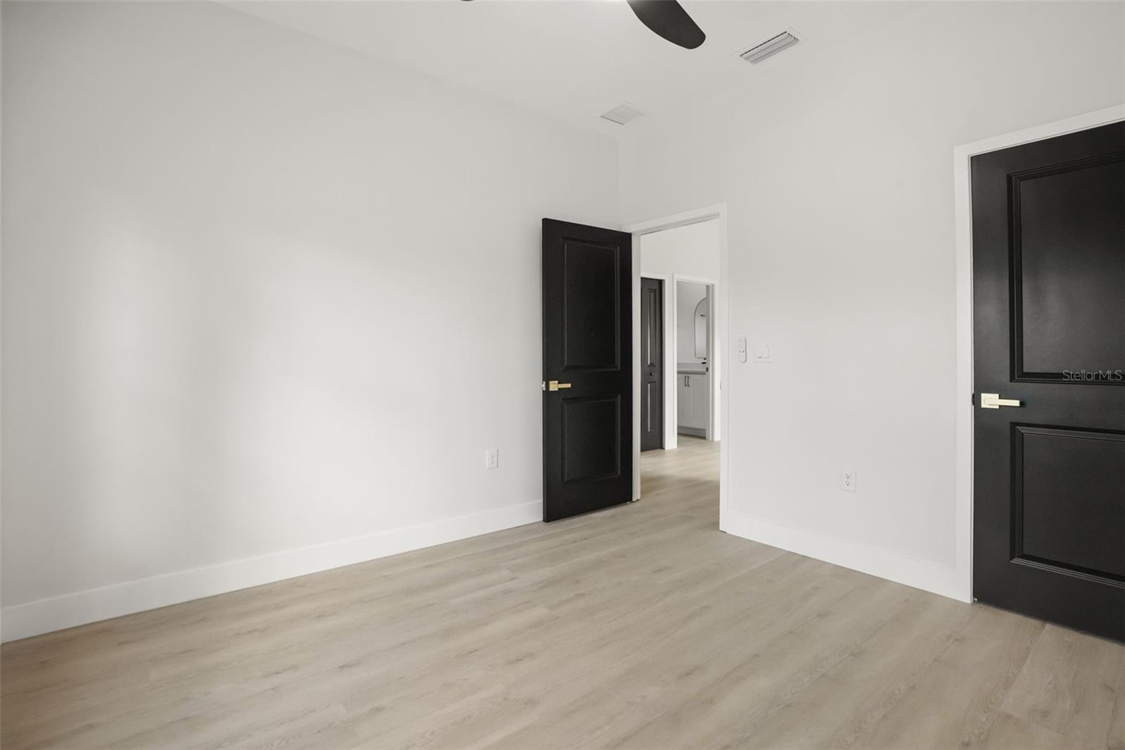 823 E MCDONALD AVE, EUSTIS, FL, 32726