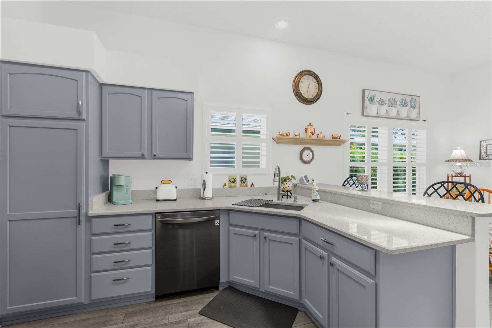 521 CARRERA DR, LADY LAKE, FL, 32159