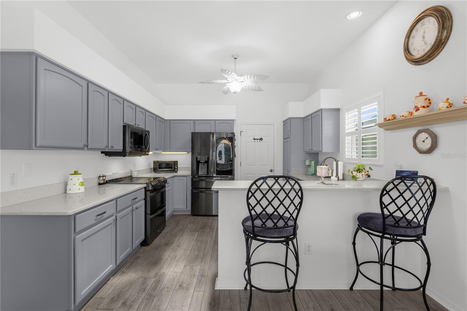 521 CARRERA DR, LADY LAKE, FL, 32159