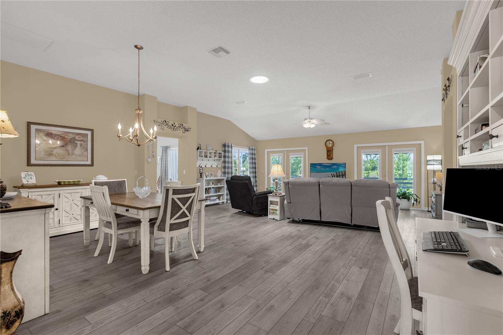 521 CARRERA DR, LADY LAKE, FL, 32159