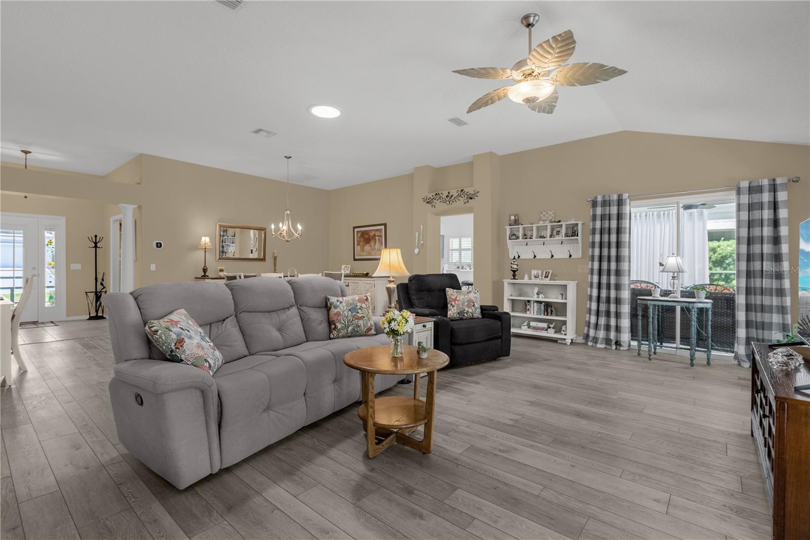 521 CARRERA DR, LADY LAKE, FL, 32159