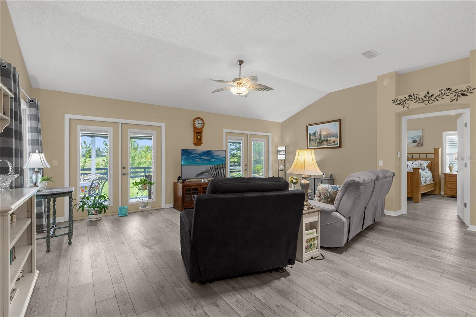 521 CARRERA DR, LADY LAKE, FL, 32159