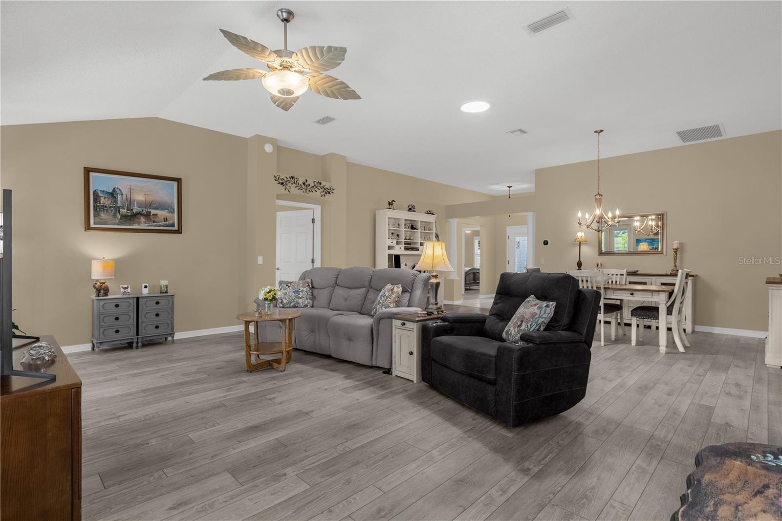 521 CARRERA DR, LADY LAKE, FL, 32159