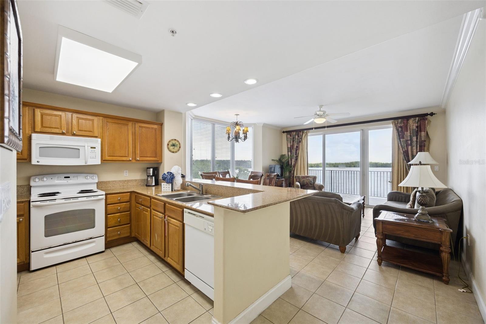 13427 BLUE HERON BEACH DR #301, ORLANDO, FL, 32821
