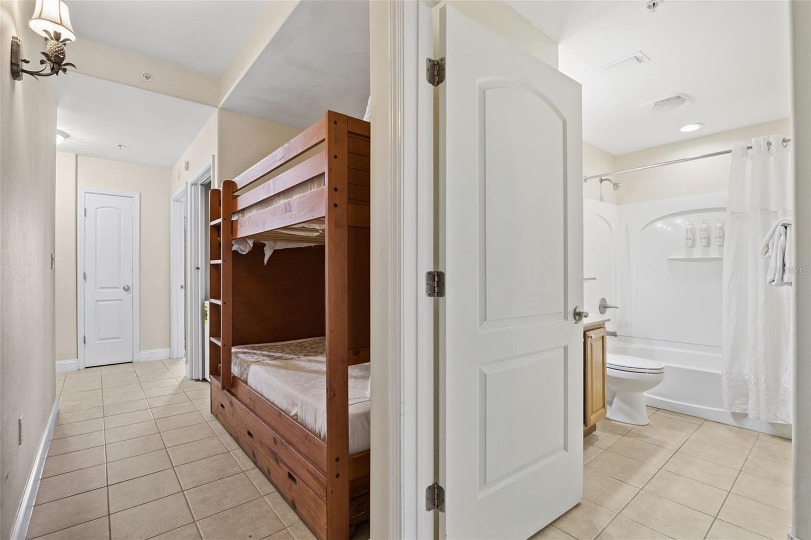 13427 BLUE HERON BEACH DR #301, ORLANDO, FL, 32821