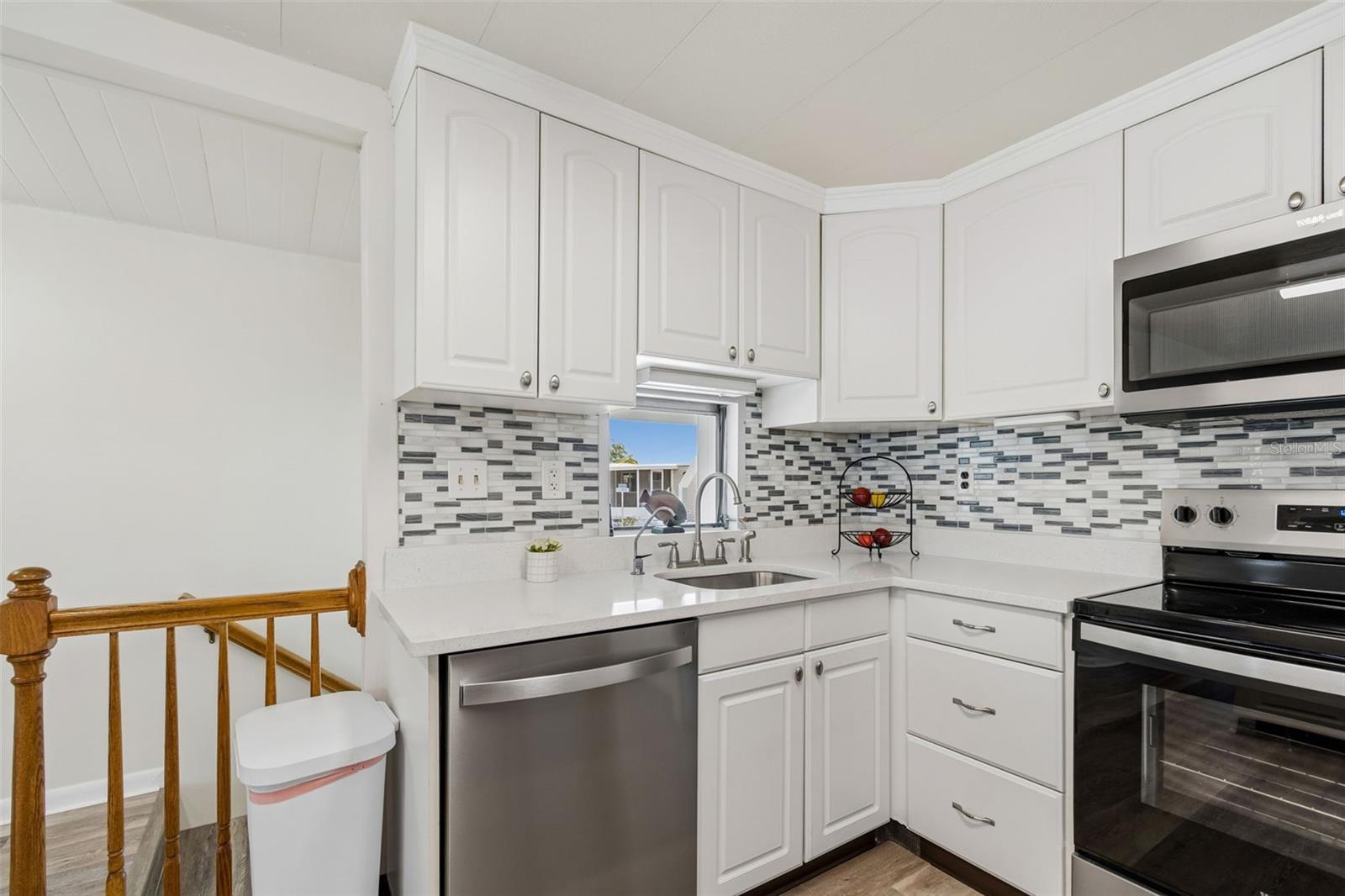 7186 MOUNT ARLINGTON DR NE #421, ST PETERSBURG, FL, 33702
