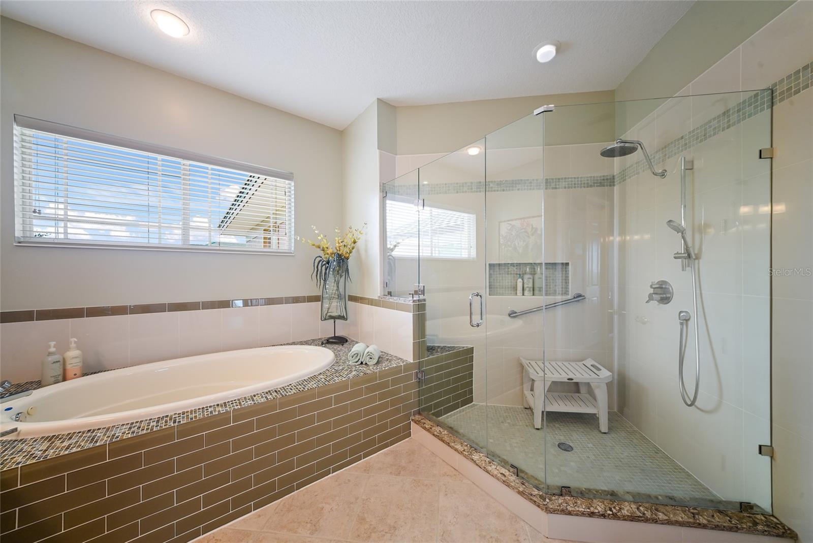 6435 MOORINGS POINT CIR #201, LAKEWOOD RANCH, FL, 34202