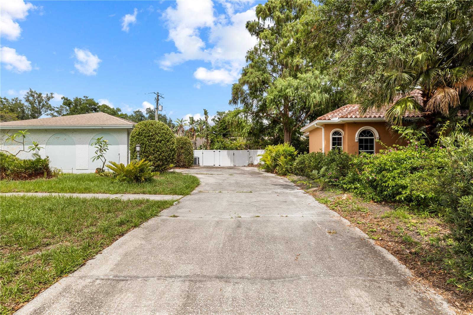 10309 RECLINATA LN, TAMPA, FL, 33618
