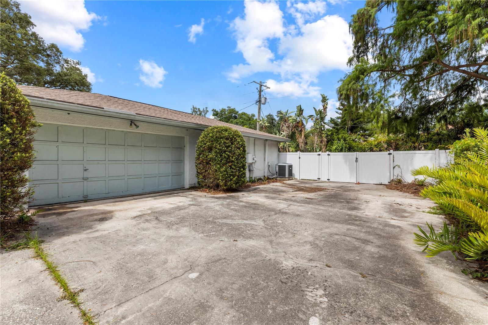 10309 RECLINATA LN, TAMPA, FL, 33618