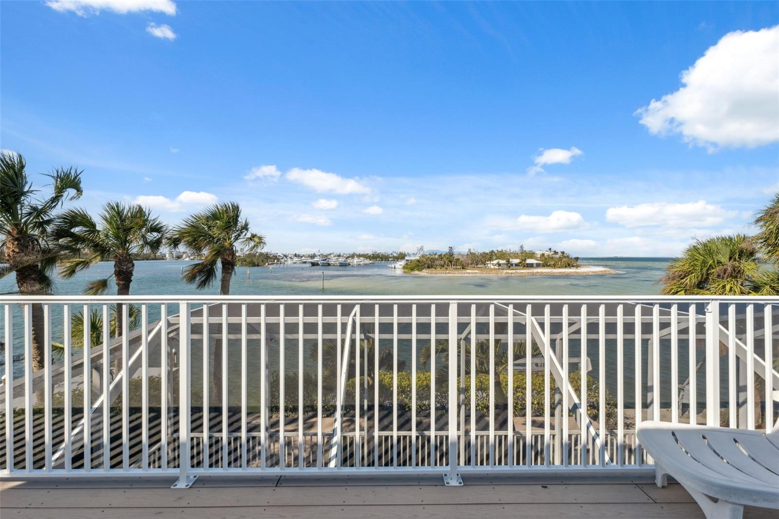 727 KEY ROYALE DR, HOLMES BEACH, FL, 34217