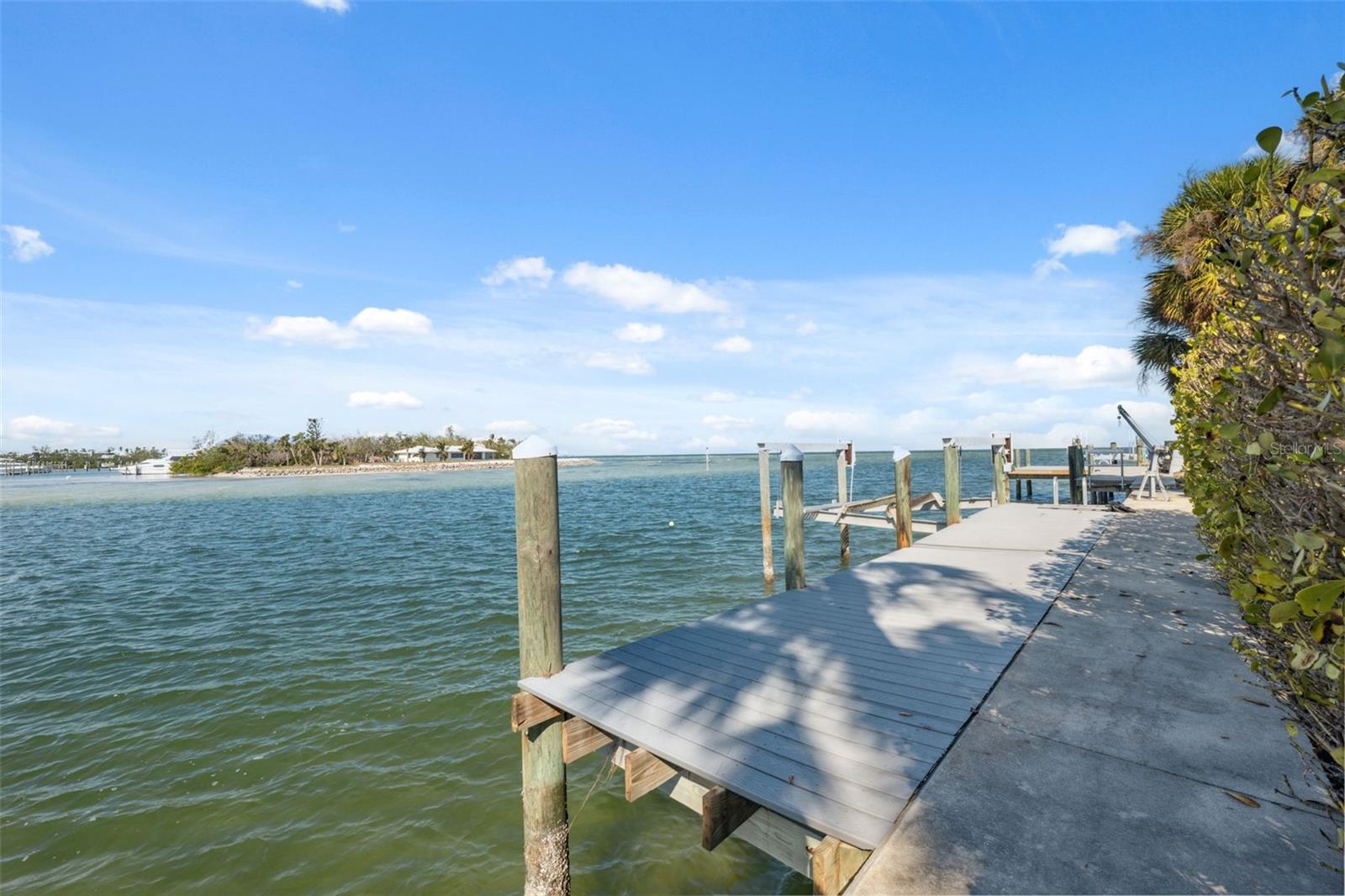 727 KEY ROYALE DR, HOLMES BEACH, FL, 34217
