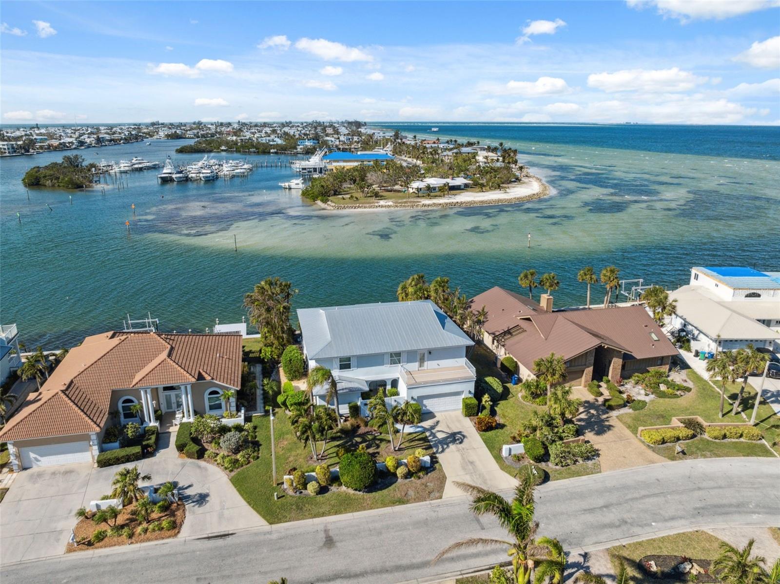 727 KEY ROYALE DR, HOLMES BEACH, FL, 34217