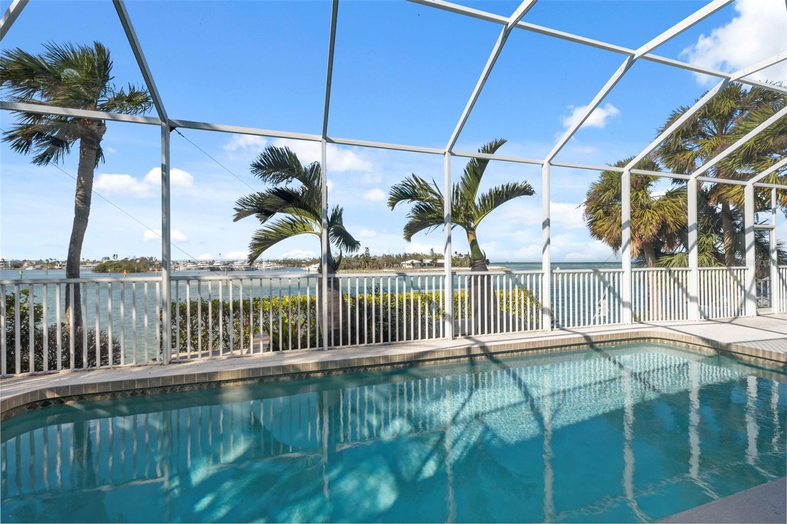 727 KEY ROYALE DR, HOLMES BEACH, FL, 34217