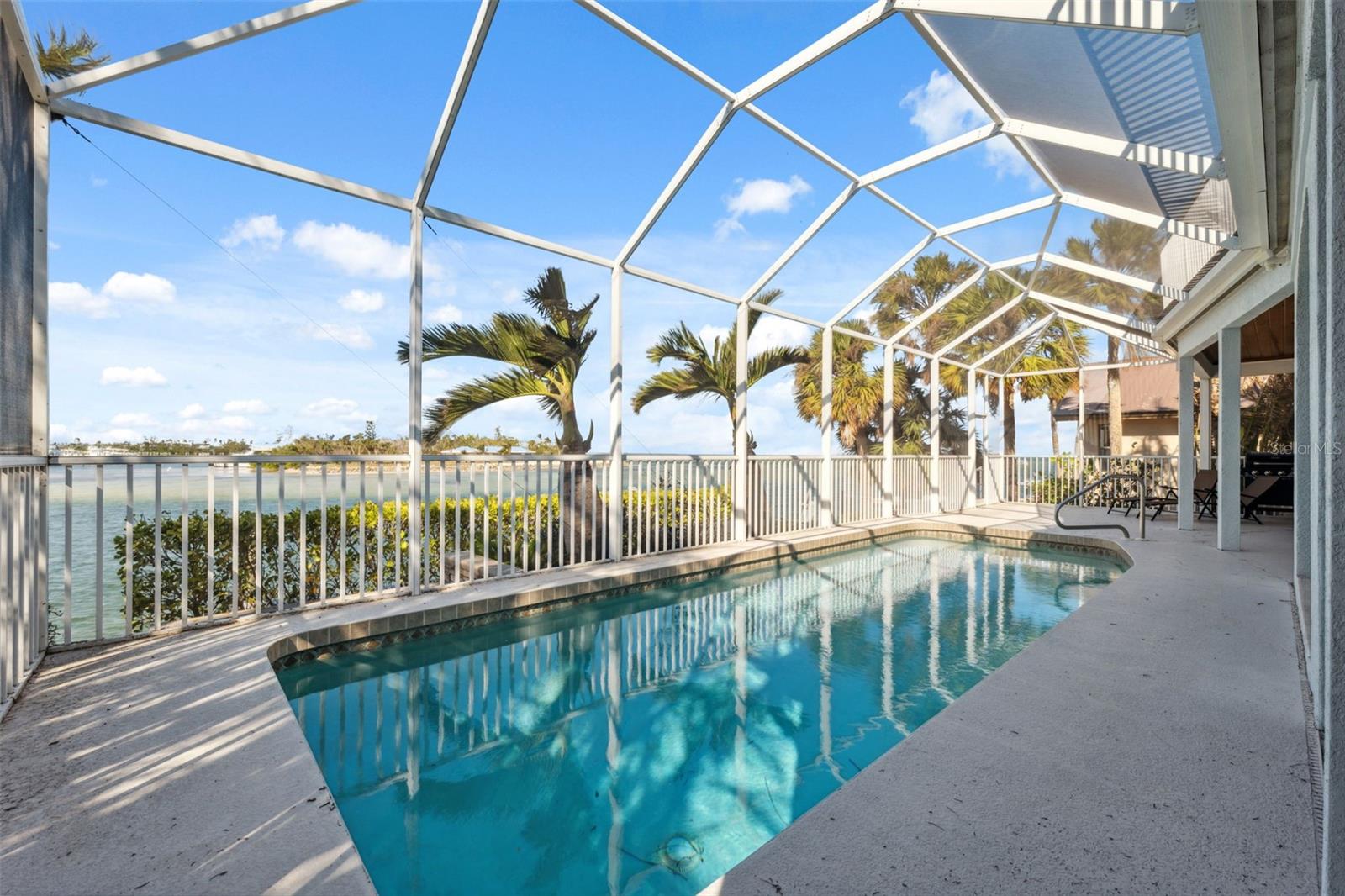 727 KEY ROYALE DR, HOLMES BEACH, FL, 34217