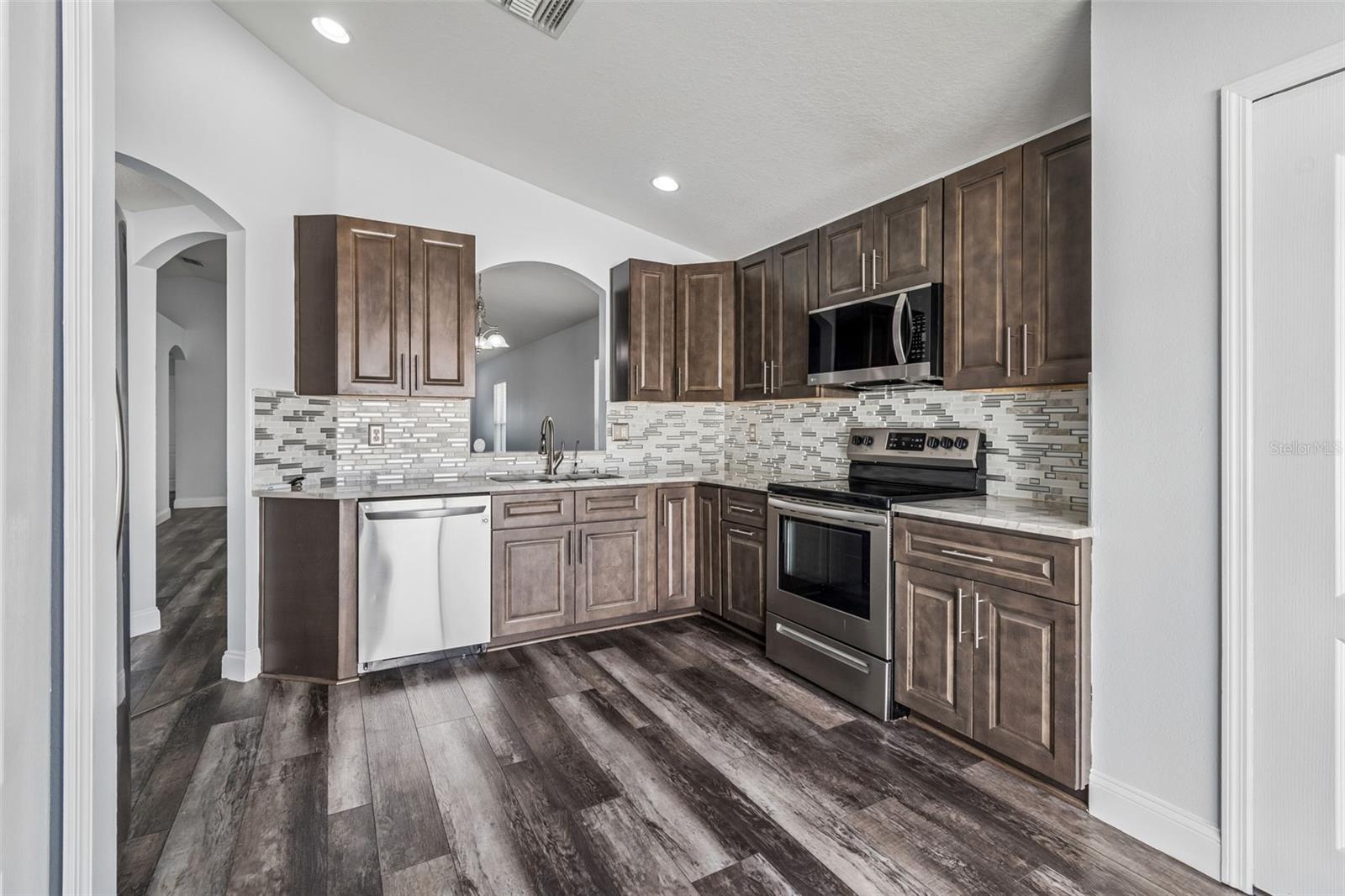 10226 PERTHSHIRE CIR, LAND O LAKES, FL, 34638