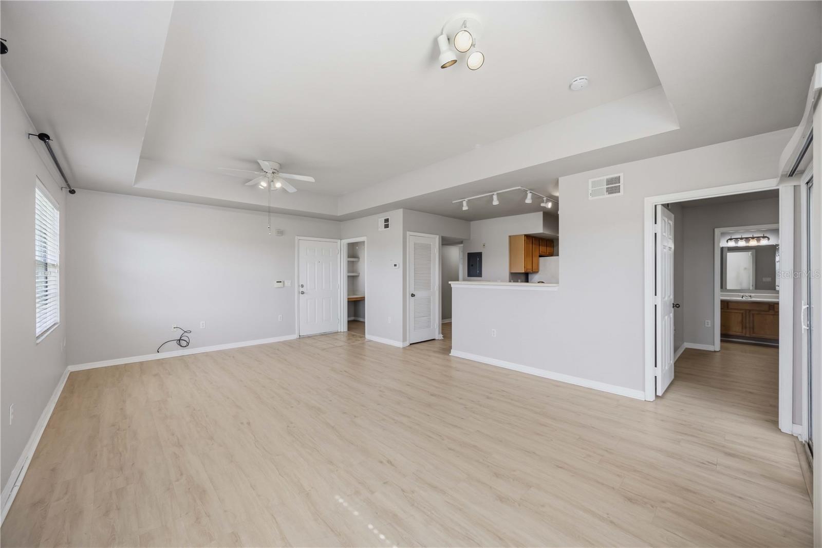 1195 VILLAGIO CIR #208, SARASOTA, FL, 34237
