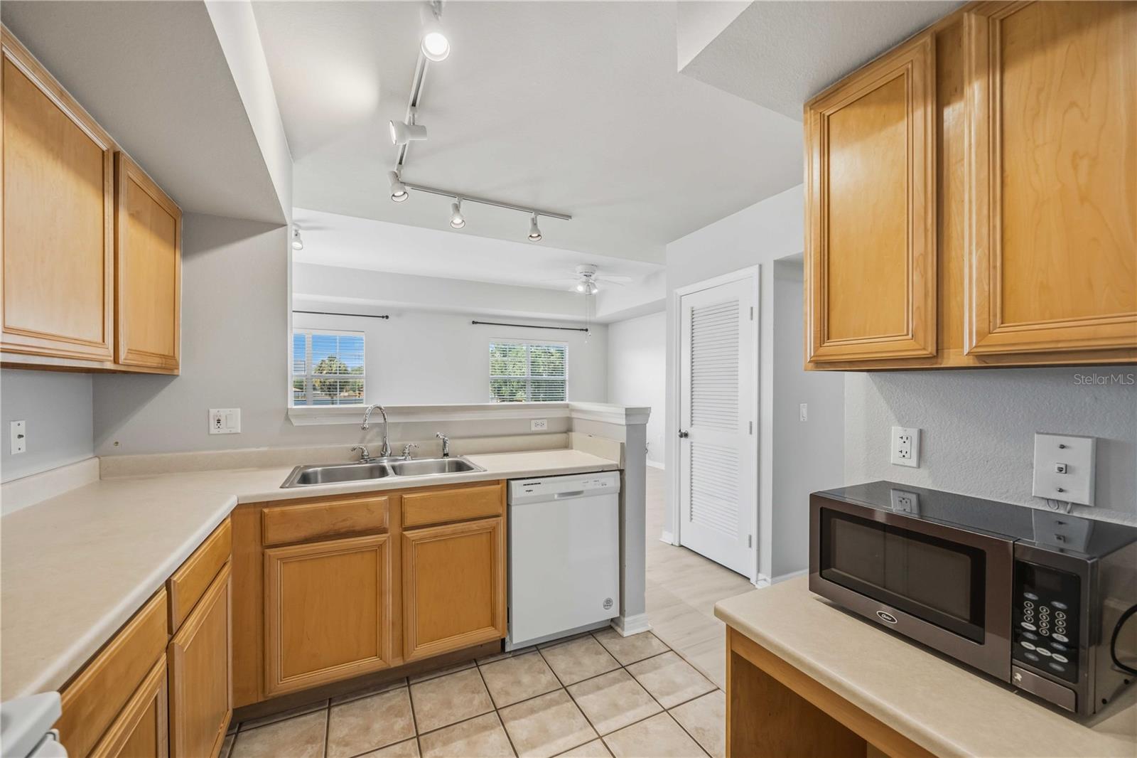 1195 VILLAGIO CIR #208, SARASOTA, FL, 34237