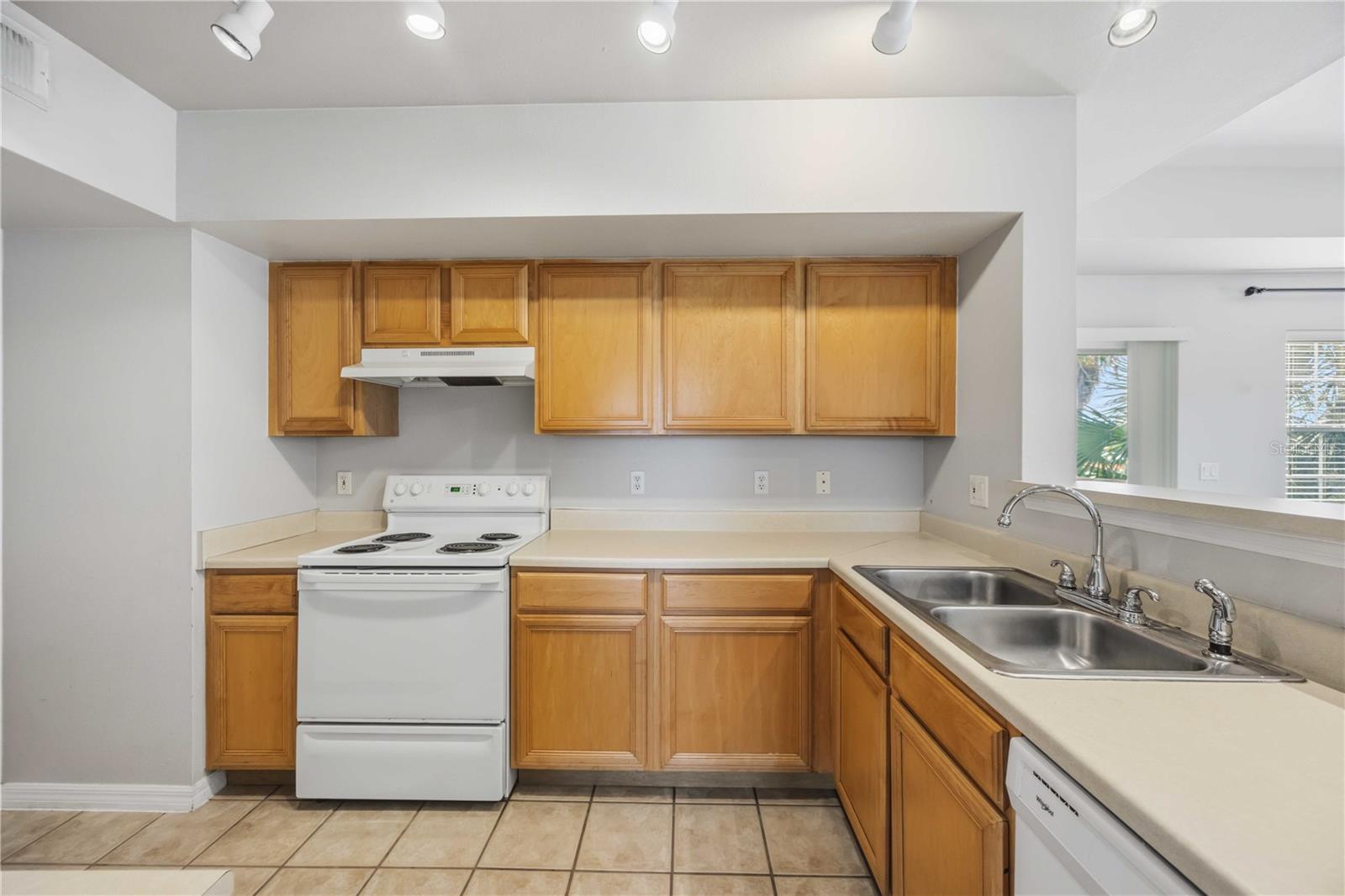 1195 VILLAGIO CIR #208, SARASOTA, FL, 34237