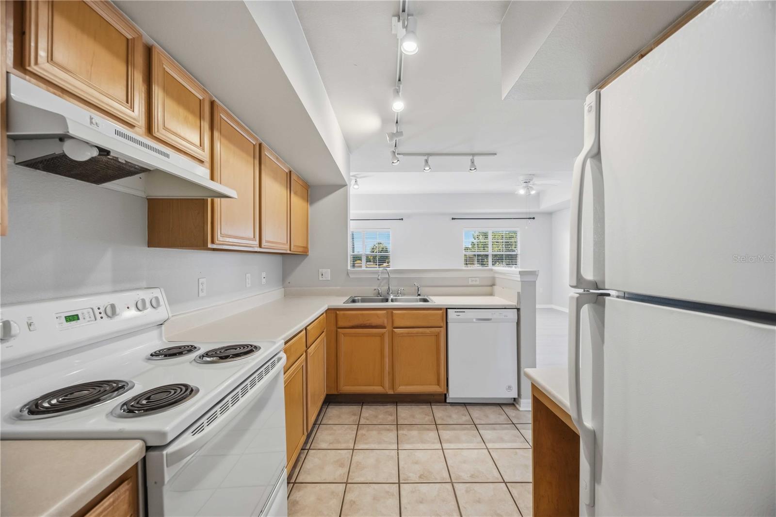 1195 VILLAGIO CIR #208, SARASOTA, FL, 34237