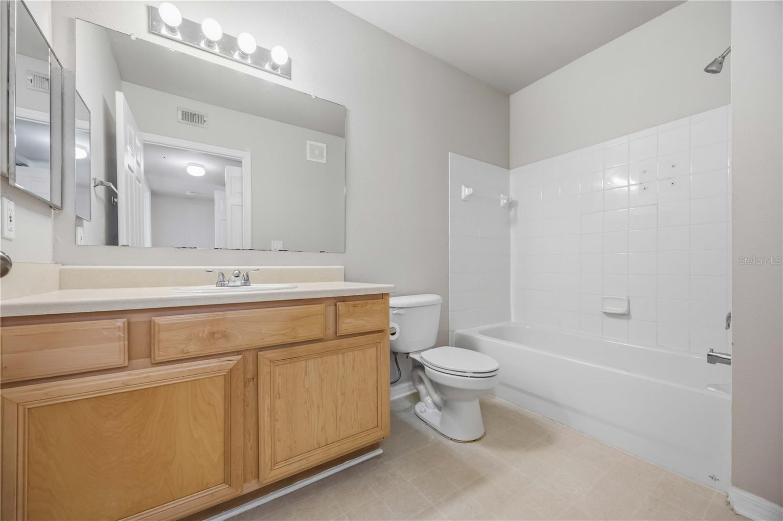 1195 VILLAGIO CIR #208, SARASOTA, FL, 34237