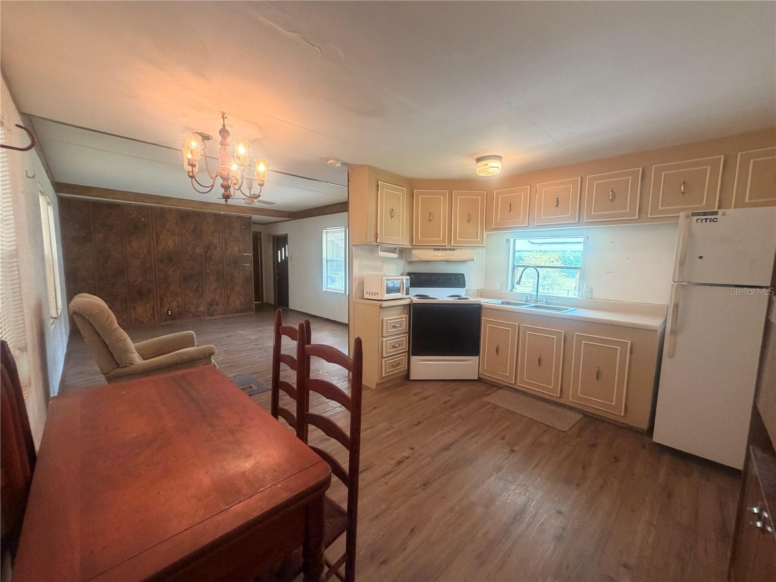 8582 W ADMIRAL BYRD LN, CRYSTAL RIVER, FL, 34429