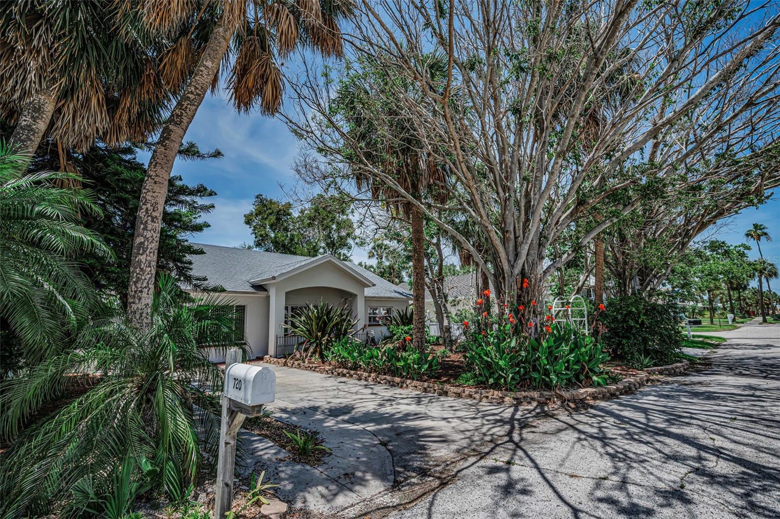 720 BRUCE AVE, CLEARWATER BEACH, FL, 33767
