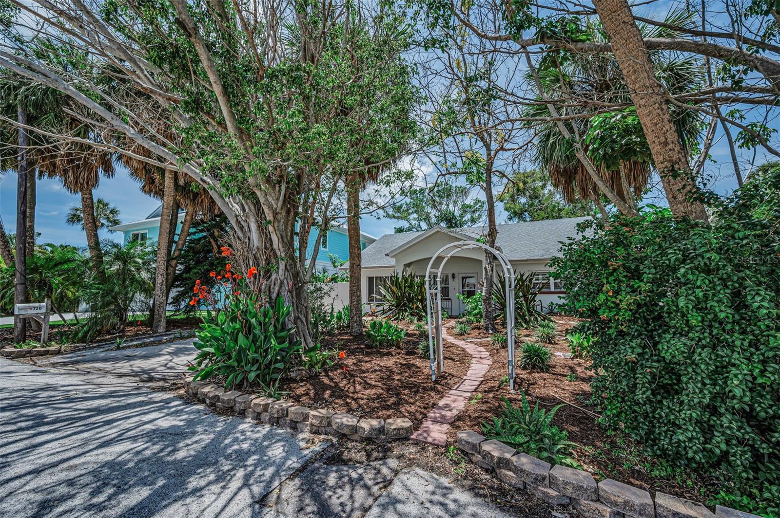 720 BRUCE AVE, CLEARWATER BEACH, FL, 33767