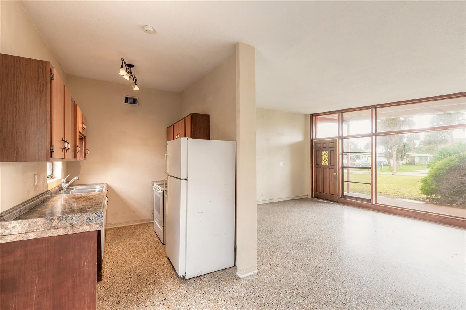 100 CAROLYN TER, DAYTONA BEACH, FL, 32118