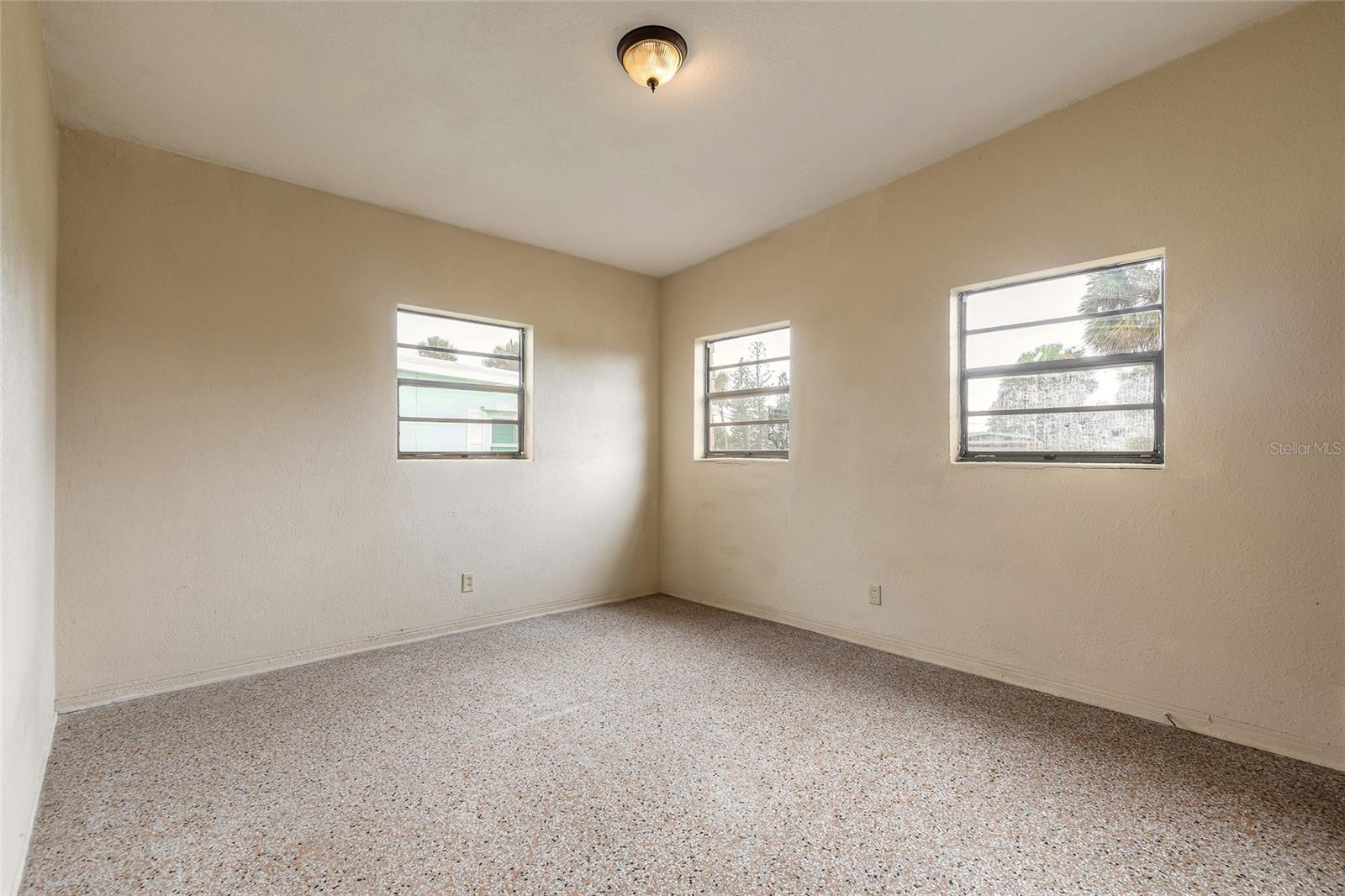 100 CAROLYN TER, DAYTONA BEACH, FL, 32118
