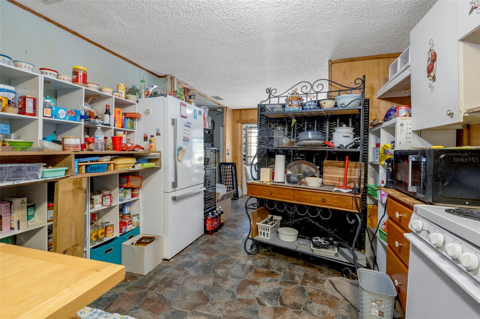 35913 VALLEYBROOK AVE, ZEPHYRHILLS, FL, 33541