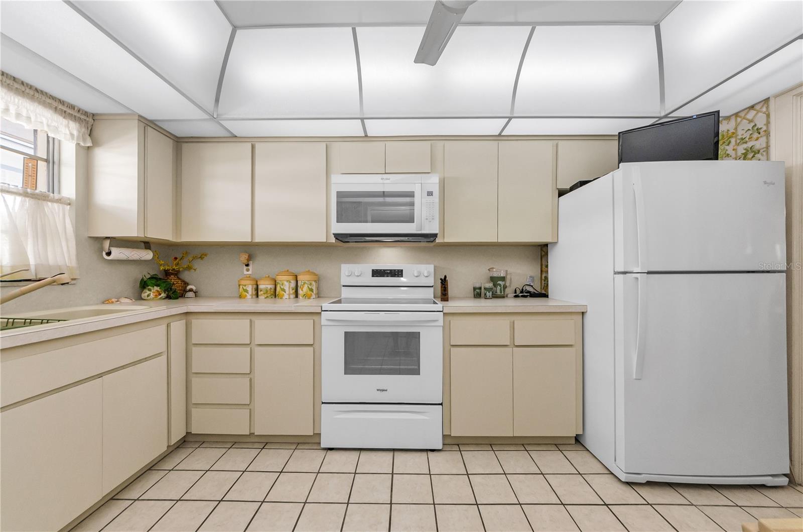 131 BLUFF VIEW DR #308, BELLEAIR BLUFFS, FL, 33770
