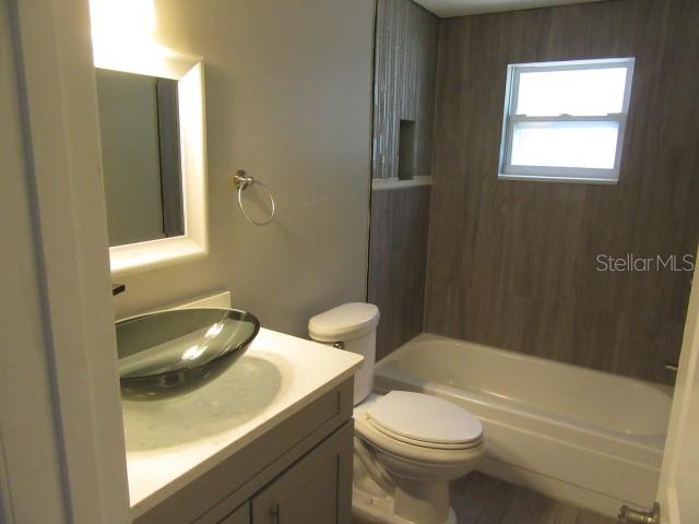 1090 16TH AVE SW, LARGO, FL, 33770