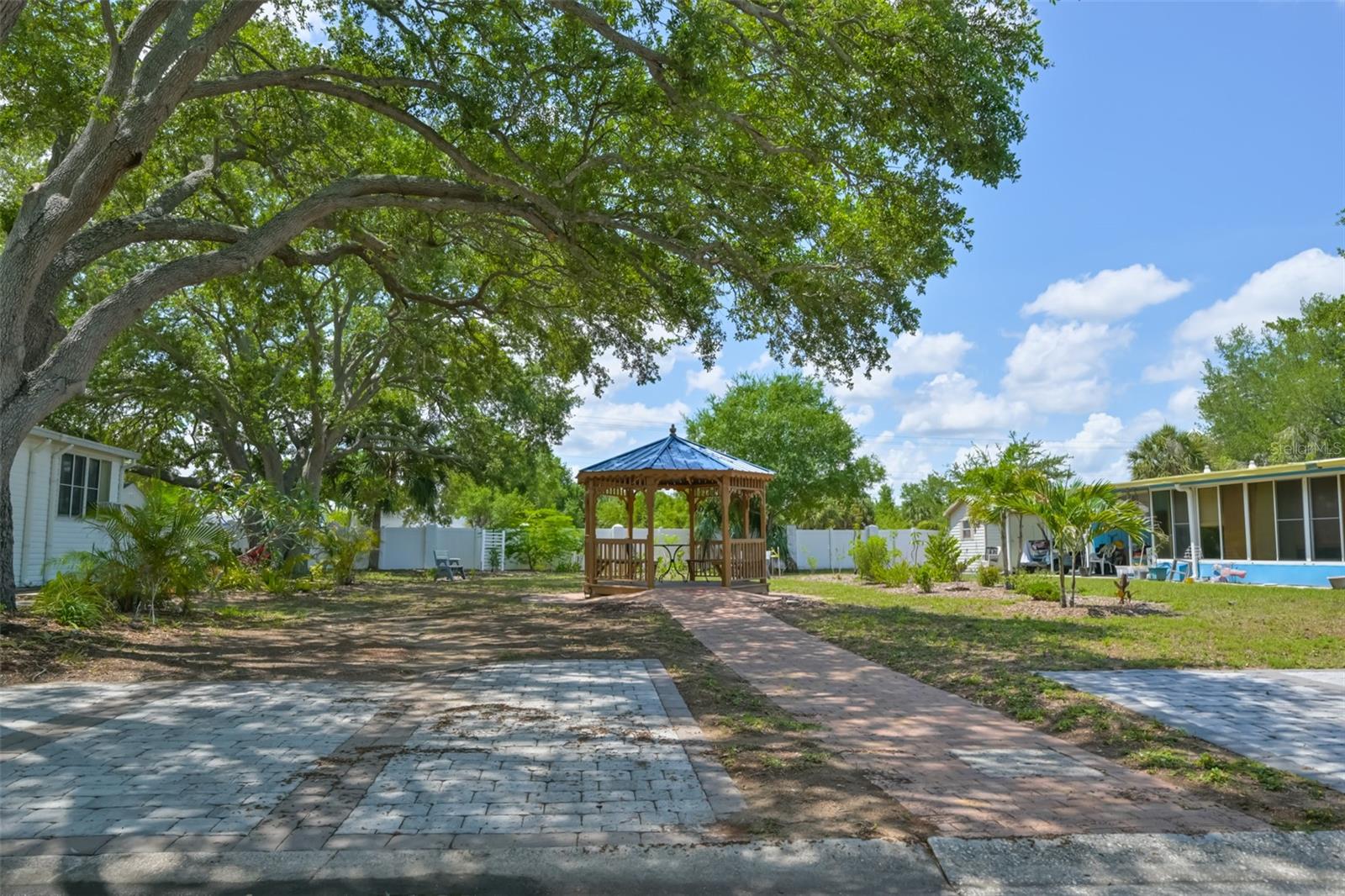 192 S PORT ROYAL LN, APOLLO BEACH, FL, 33572
