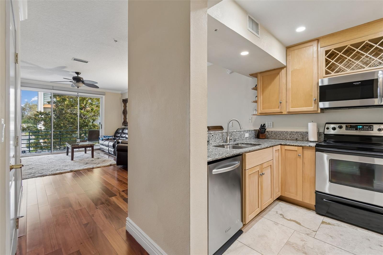 320 ISLAND WAY #304, CLEARWATER BEACH, FL, 33767