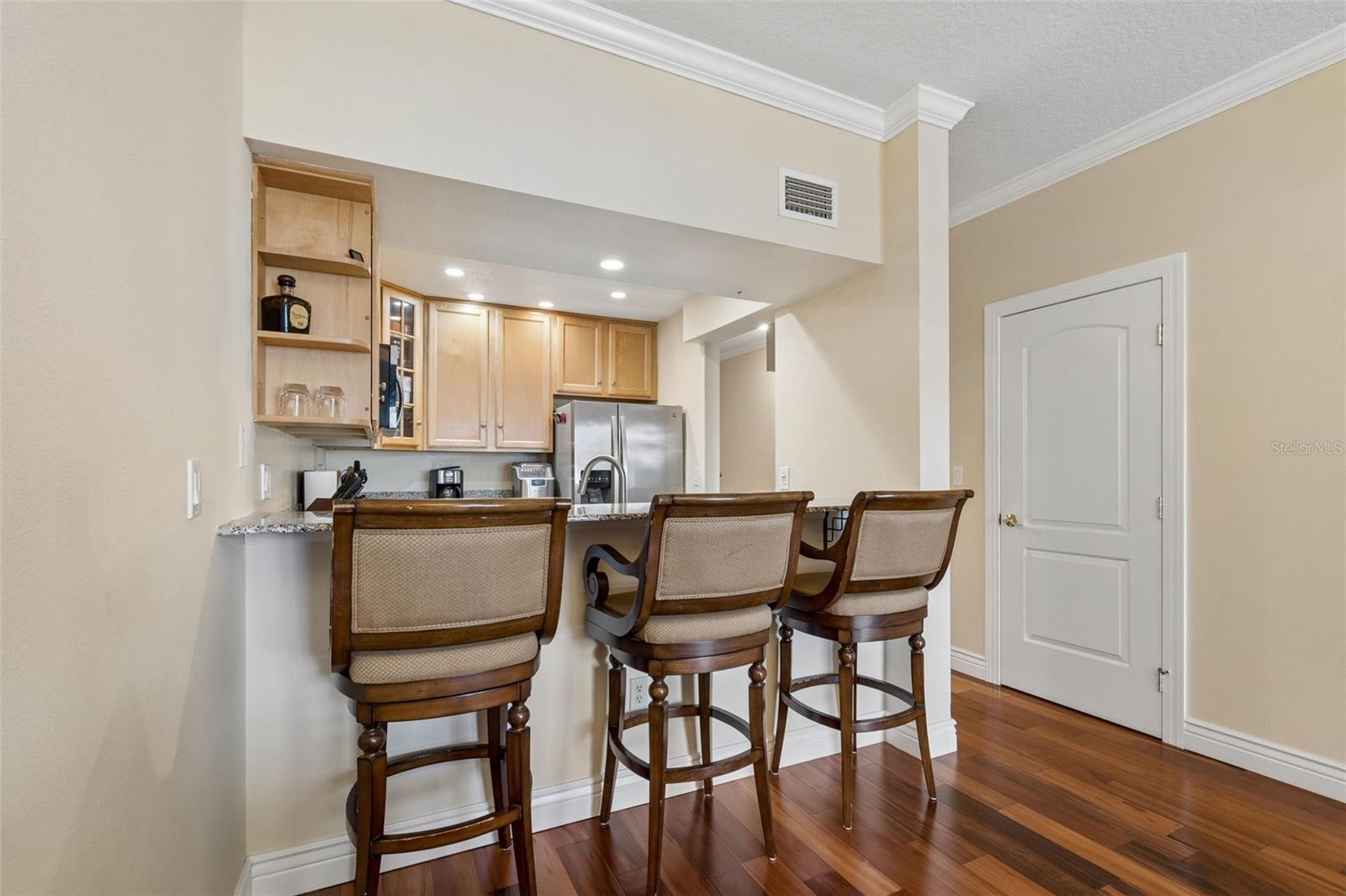 320 ISLAND WAY #304, CLEARWATER BEACH, FL, 33767